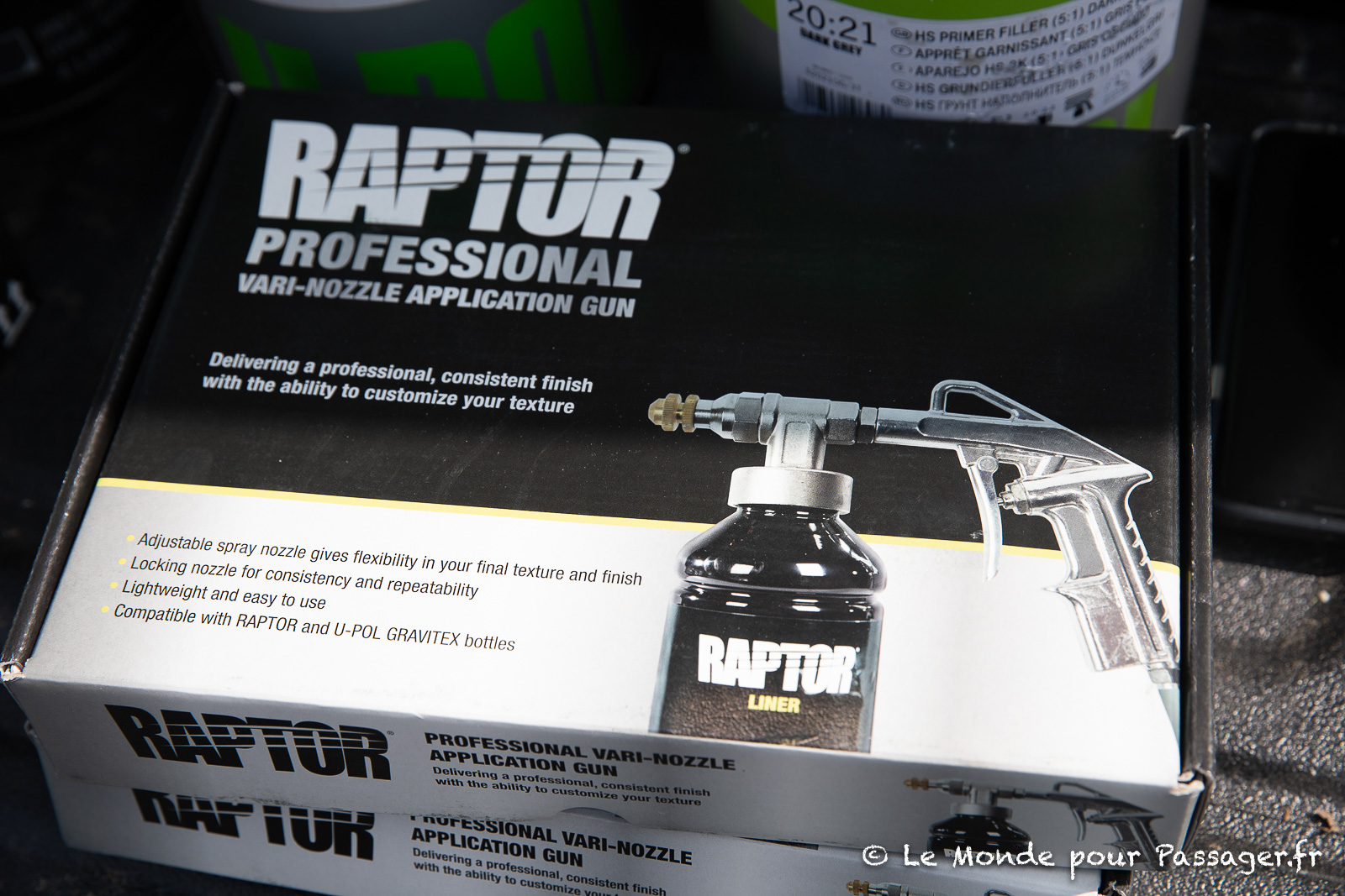 Kit 4 bouteilles Raptor teintable + Pistolet réglable