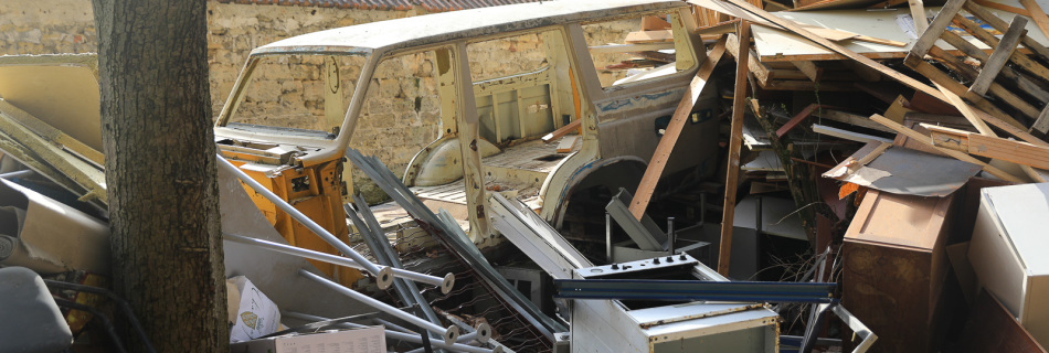 Voici comment nous avons récupéré cette auto la veille de la démolition du bâtiment où elle a été stocké dix ans.